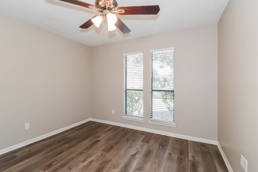 Building Photo - 6511 Gleneagles Dr