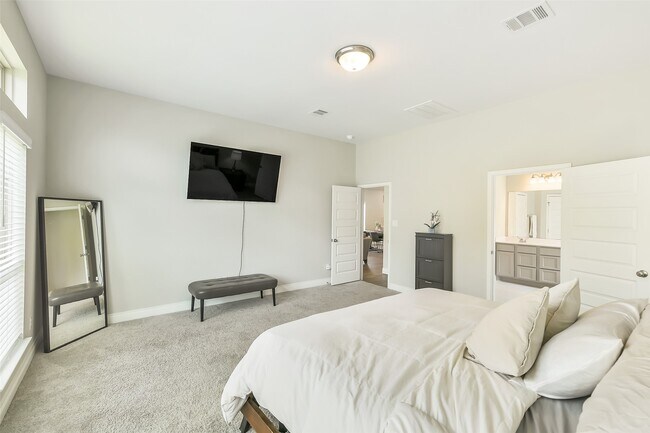 Building Photo - 19827 Bronze Spur Ct