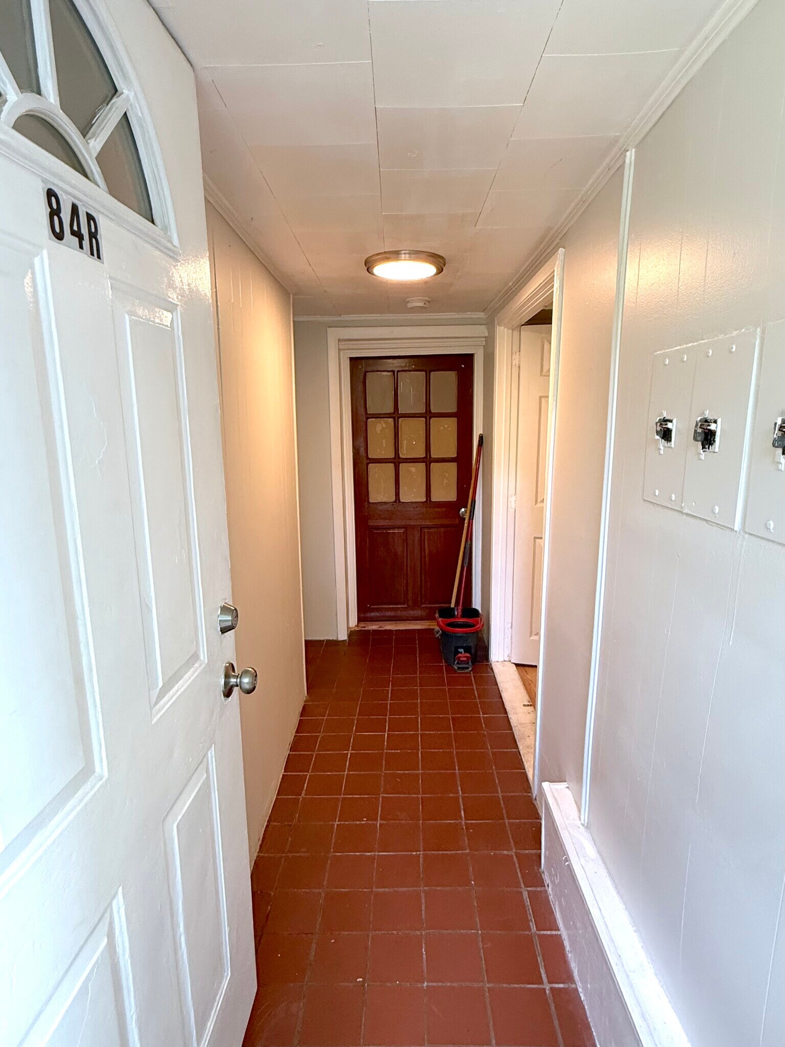 Building Photo - 84 Thorndike St