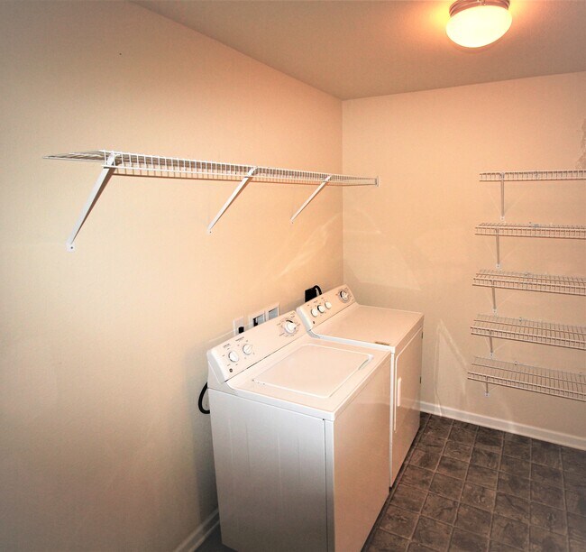 Building Photo - 269 Bermuda Lakes Dr