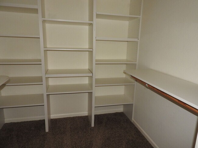 Building Photo - Beautiful Home in Highland Park