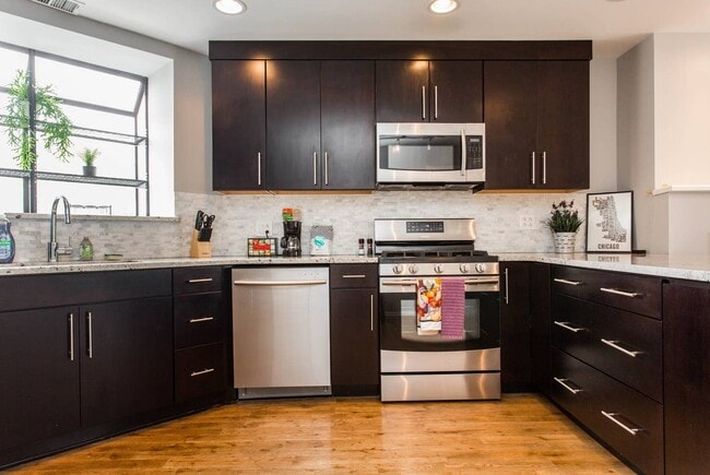 Building Photo - 3264 Clark