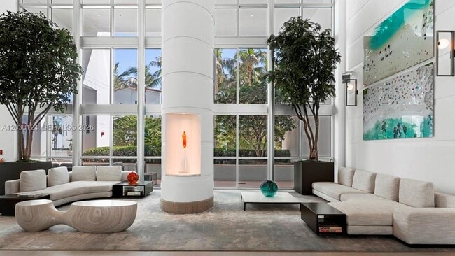 Building Photo - 5959 Collins Ave