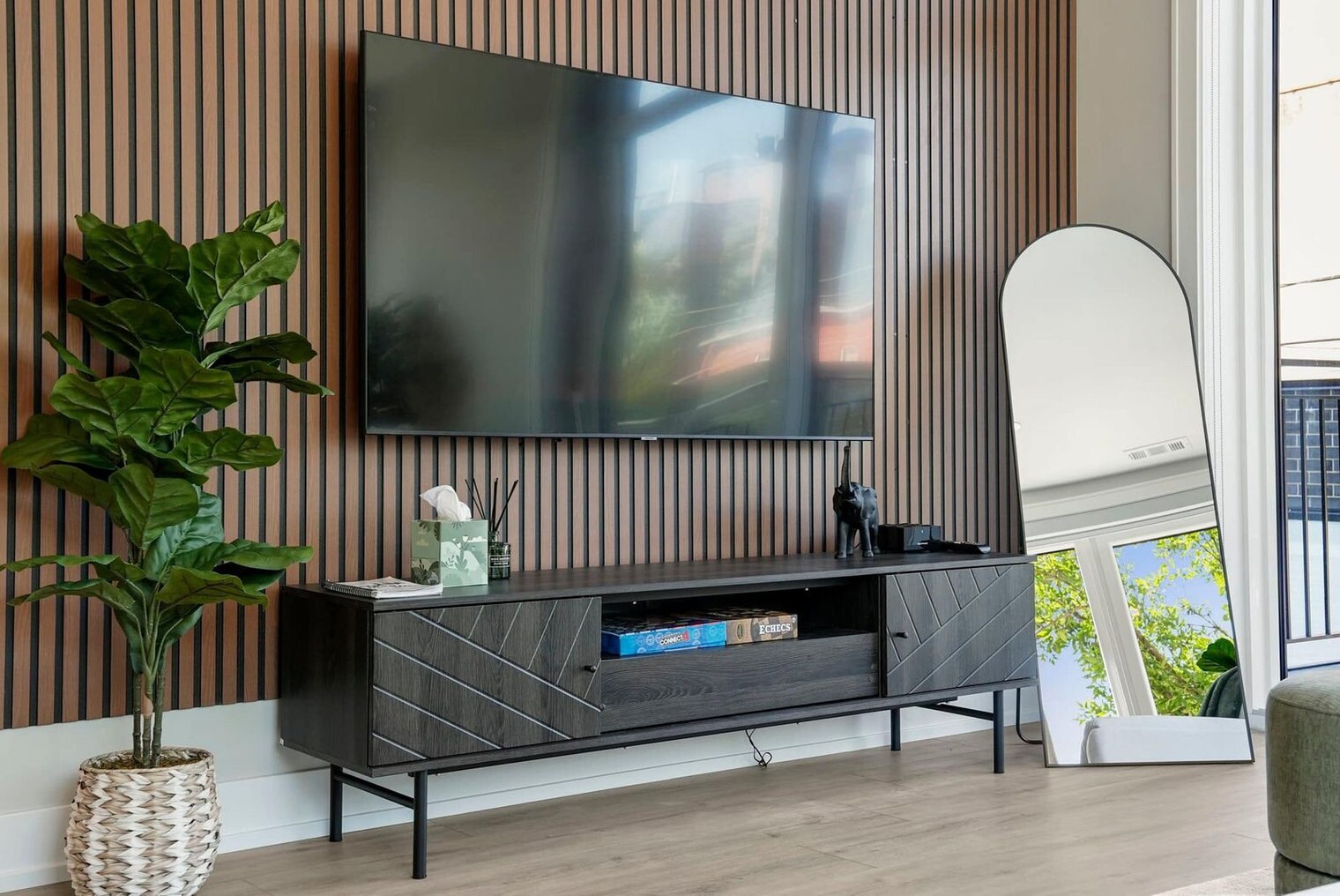 Building Photo - 2344 W Polk St