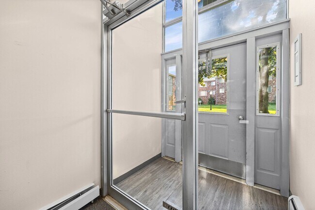 Building Photo - 729 Cedarwood Terrace
