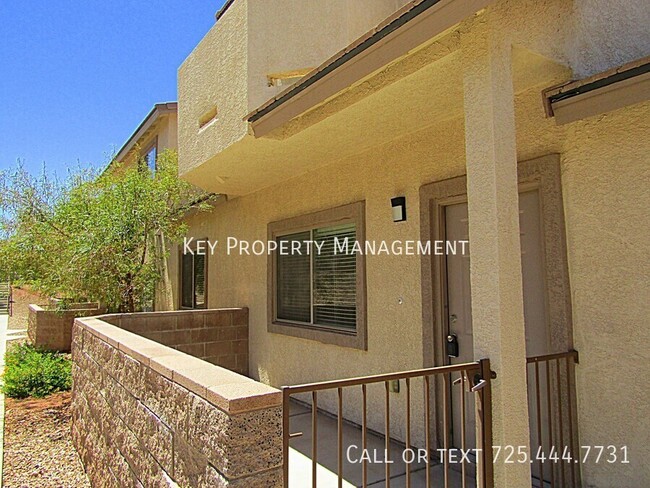 Building Photo - 3 BEDROOM 2.5 BATH TOWN HOME NEAR LAKE MEA...