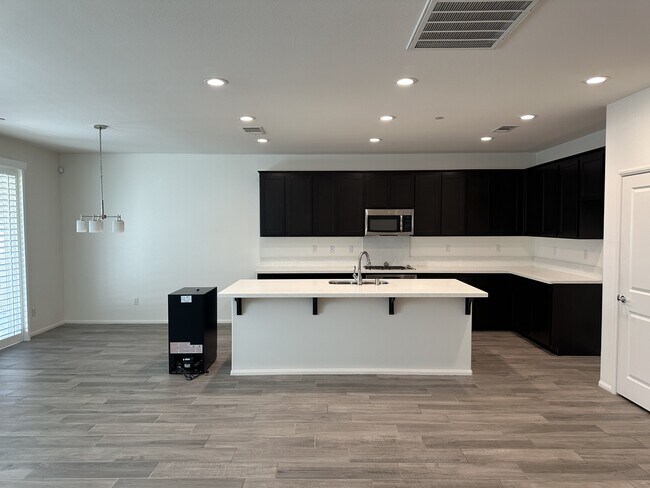 Building Photo - 5617 Buckthorn Ct