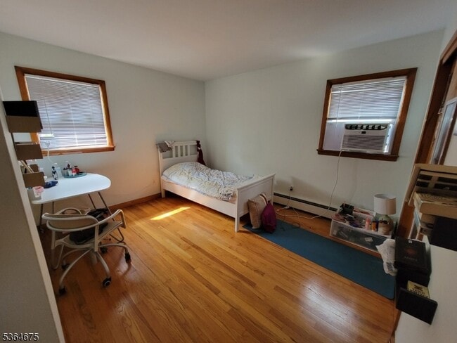 Building Photo - 555 Clifton Ave