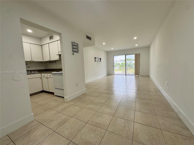 Building Photo - 4900 NW 79th Ave