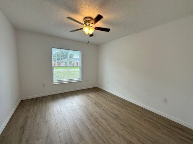 Building Photo - Move-In Ready Rental with Stylish Updates!