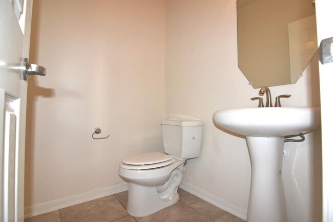 Building Photo - 1730 Palmetto Park Dr