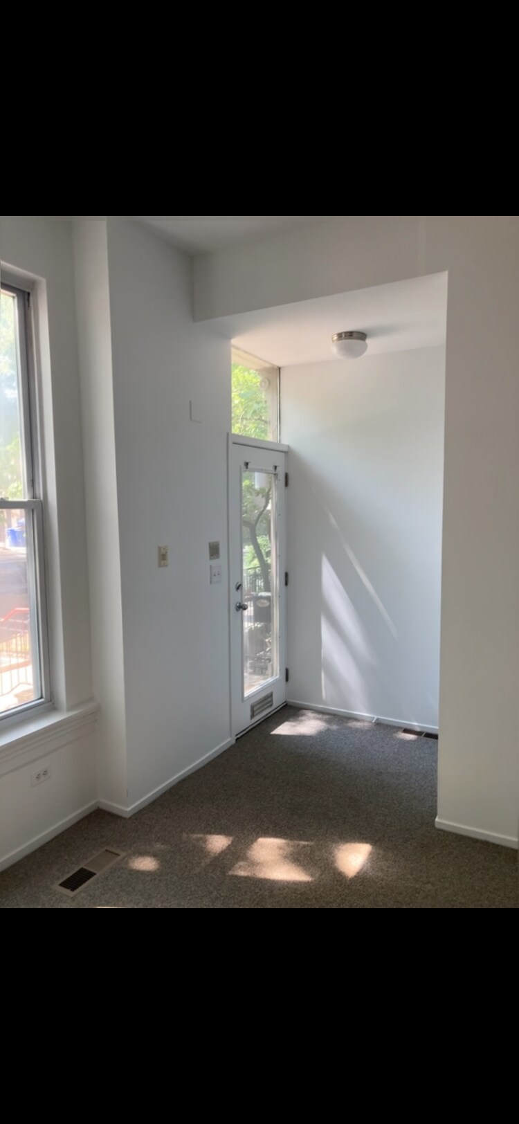Building Photo - 1645 N Wolcott Ave