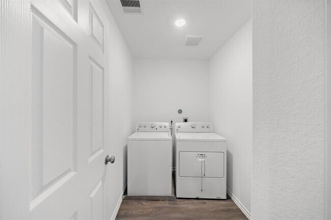 Building Photo - 32510 Orchard Haze Dr