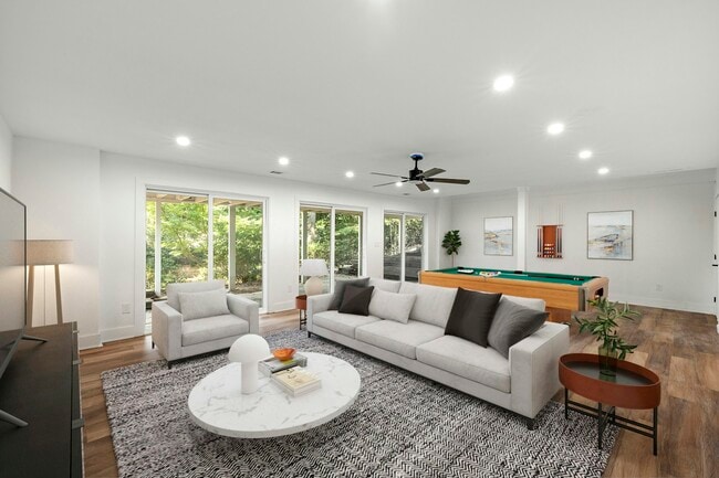 Building Photo - 1620 Chevron Way