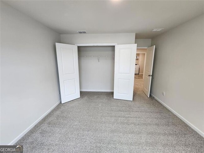 Building Photo - 235 Vly Oak Dr