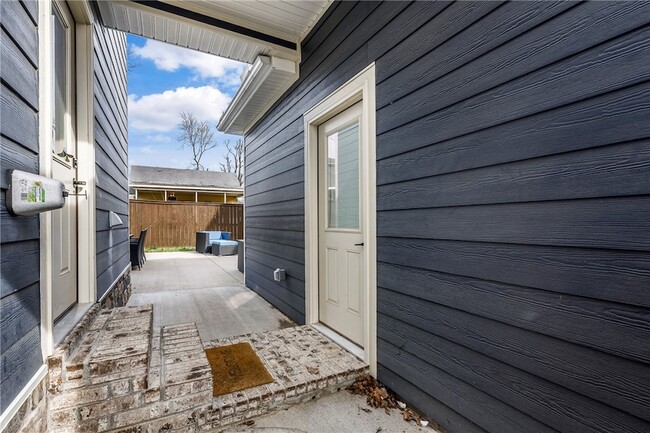 Building Photo - 501 S 7th St