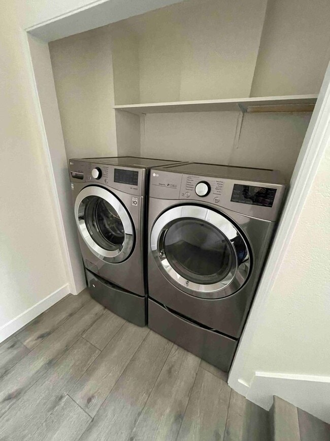Building Photo - COMPLETELY UPDATED SHERMAN OAKS TOWNHOME!