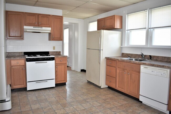 Building Photo - 542 Oak St