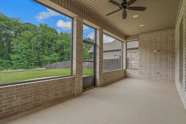 Building Photo - Rare Executive Rental in Desirable South J...