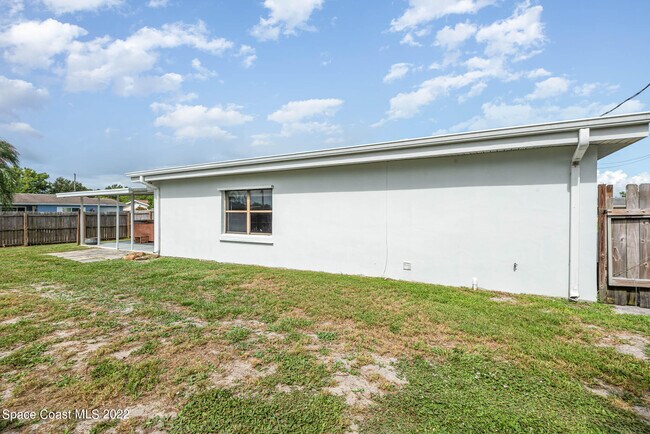 Building Photo - 501 Oxford Ave
