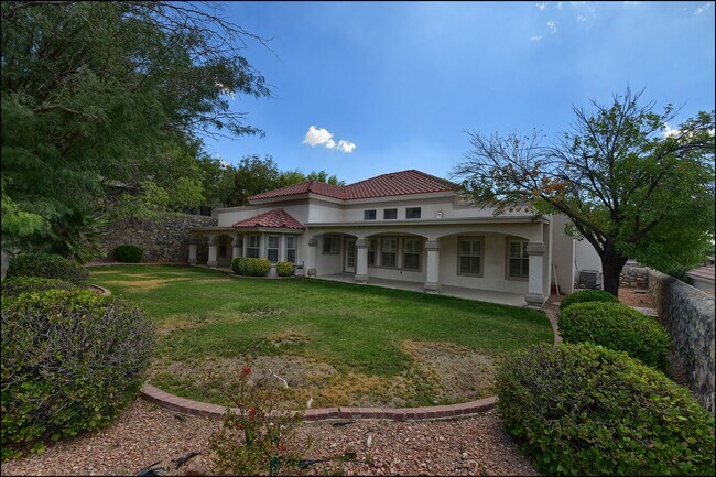 Building Photo - Available to view!