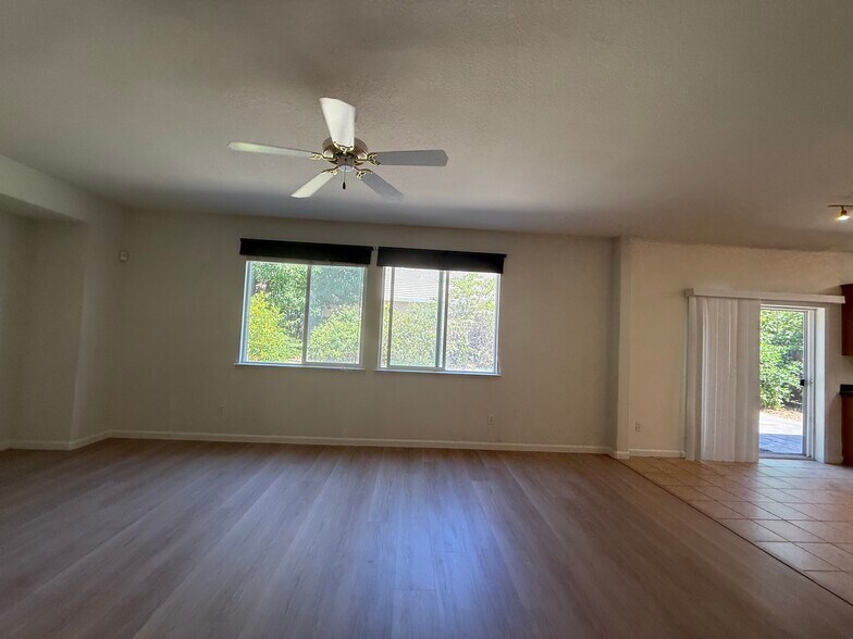 Building Photo - 9633 McKenna Dr