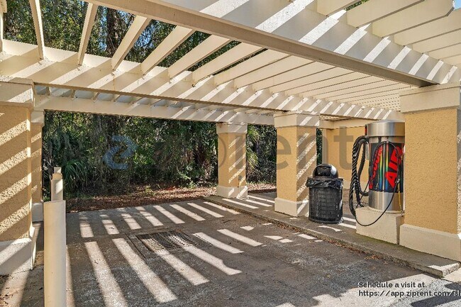 Building Photo - 5125 Palm Springs Blvd