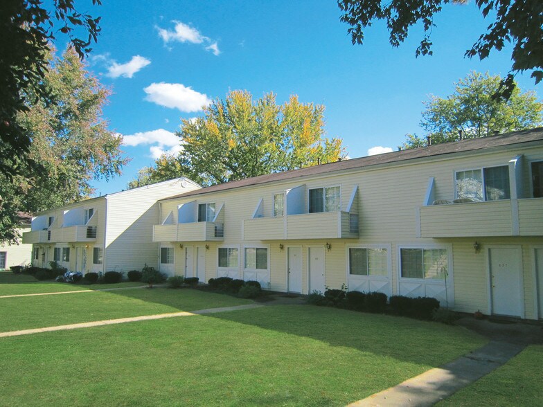 Central Park Townhomes 217 Cedar Village Dr York PA 17406 Apartment