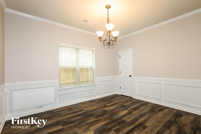 Building Photo - 2114 Treehaven Ct