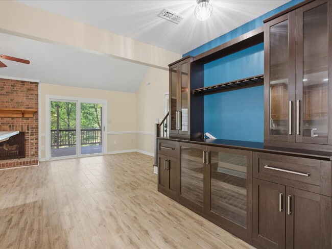 Building Photo - 9437 Fairmead Dr