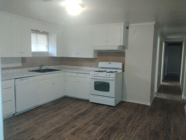 Building Photo - Big House on a Big Fenced Lot on the West Side of Jacksonville