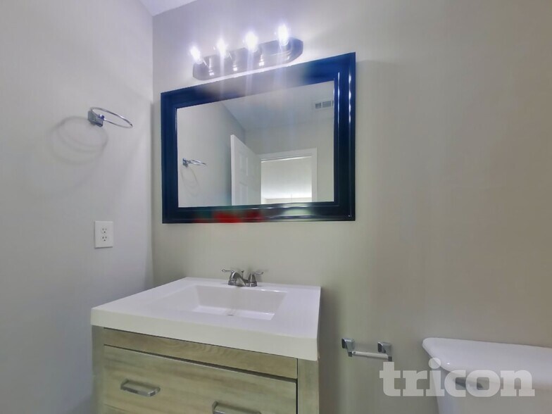 Building Photo - 504 Anthony Pl