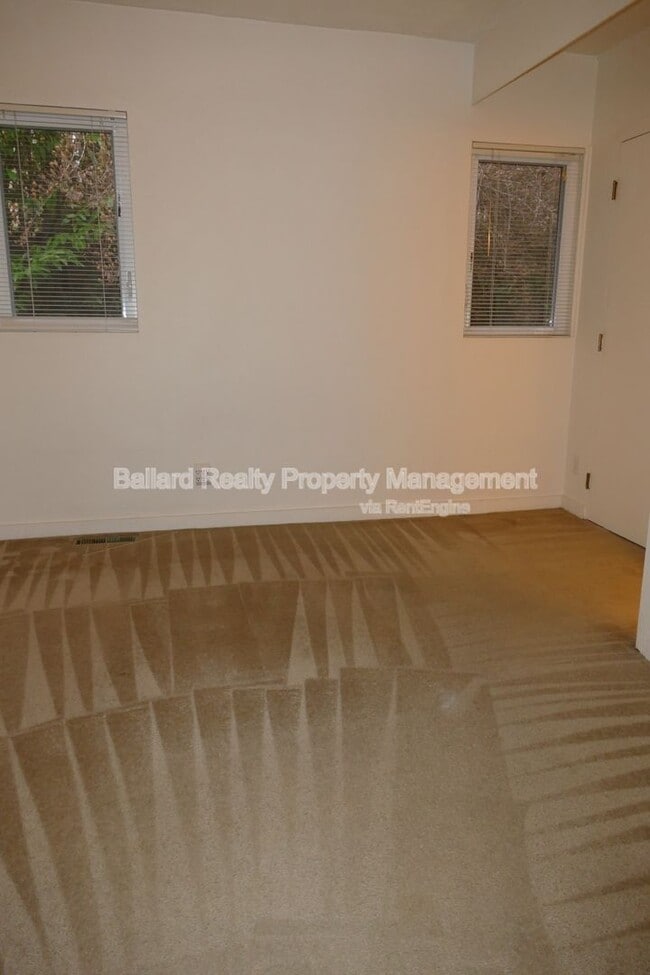 Building Photo - 602 N 65th St