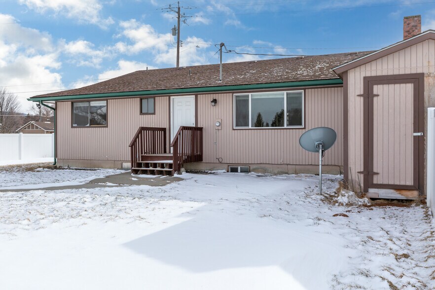 Building Photo - 3507 E 57th Ave