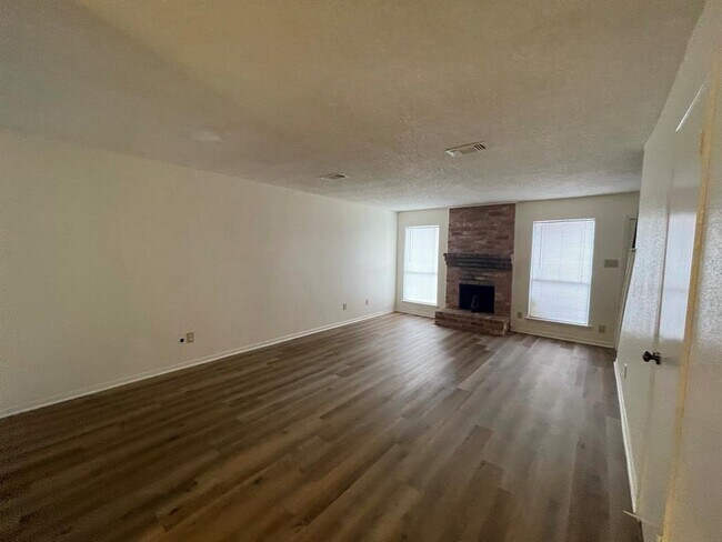 Building Photo - 1855 Witte Rd