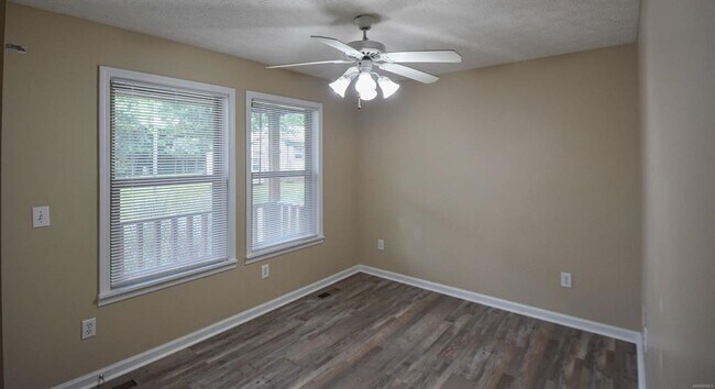 Building Photo - 3840 Browns Rd