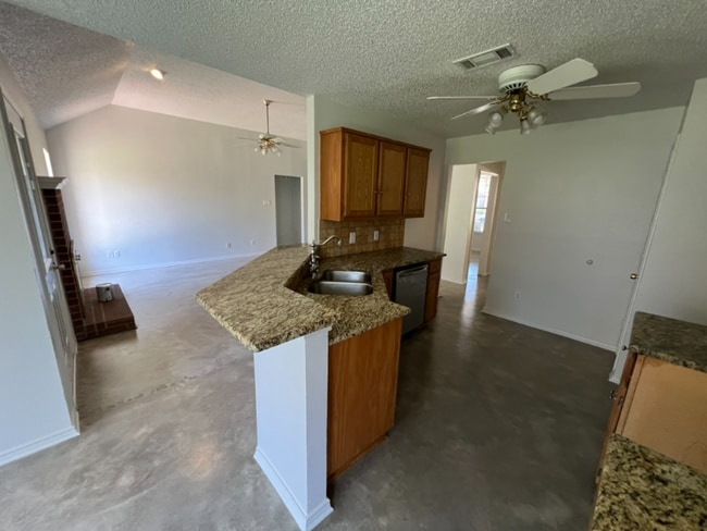Building Photo - 921 Bayfield Dr