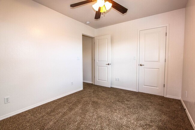 Building Photo - 13011 E Cobb Ct