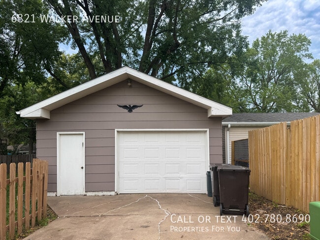 Building Photo - 6821 Walker Ave