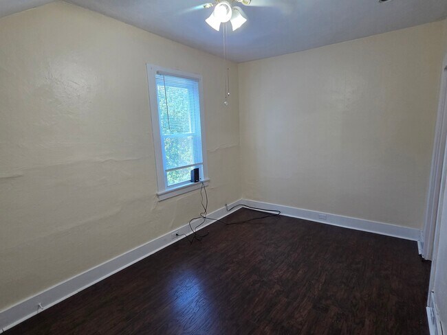 Building Photo - 313 Rinne St
