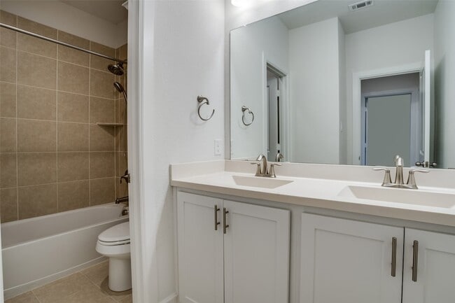 Building Photo - 6208 Exeter Ave