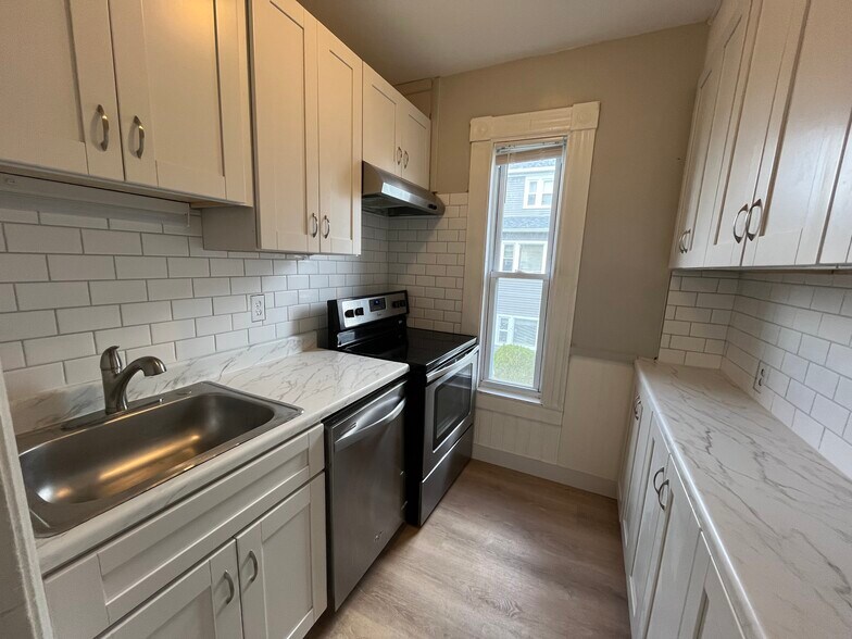 Primary Photo - 262 Walnut St