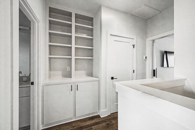 Building Photo - Luxury 3BE/3.5BA located in one of Nashville’s most walkable and vibrant neighborhoods.