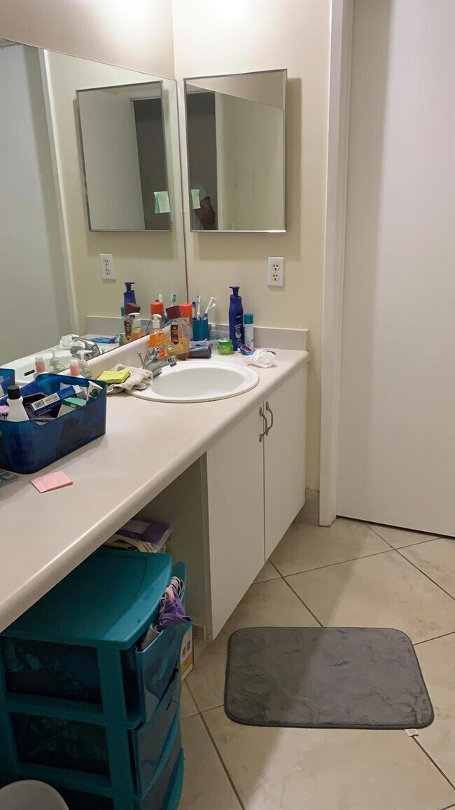 Building Photo - 6976 SW 39th St