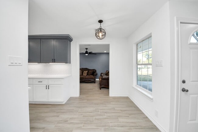 Building Photo - 3926 Florinda St