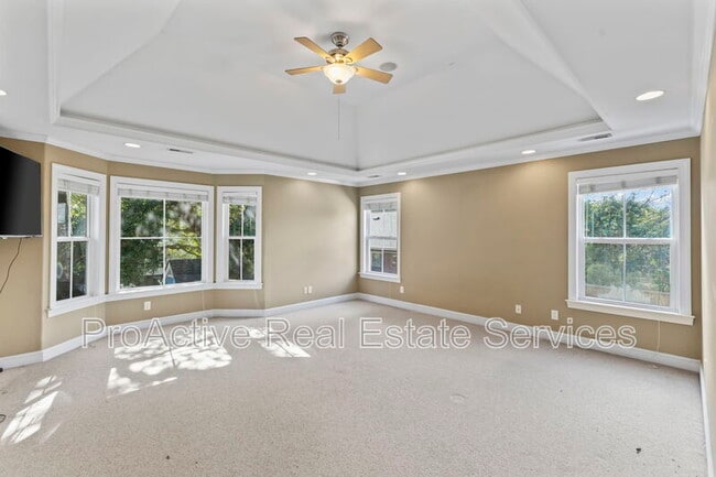 Building Photo - 1225 Hillside Ave