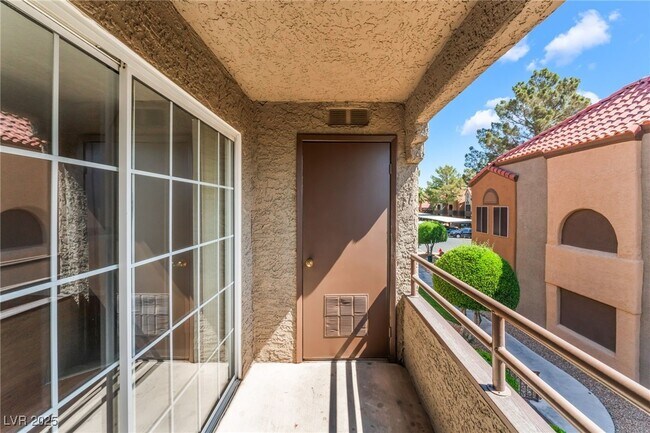 Building Photo - 2200 S Fort Apache Rd