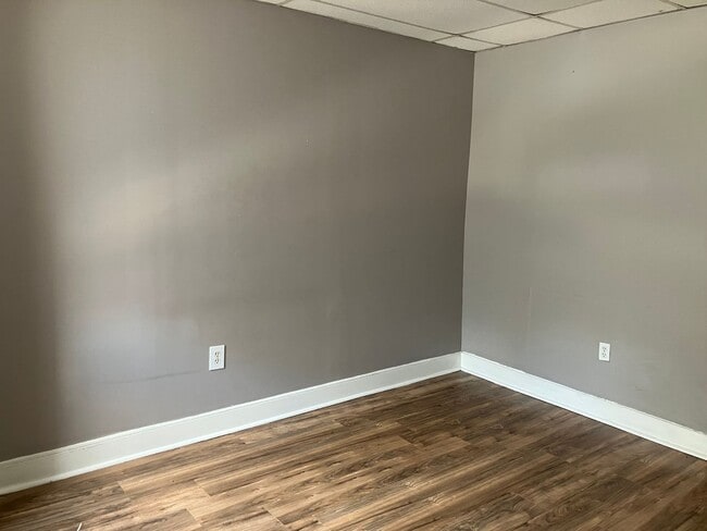 Building Photo - 2 Bedroom Townhouse for Rent