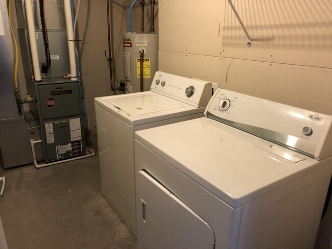 Building Photo - 3 Bed, 3 Bath Townhome in West Fargo!