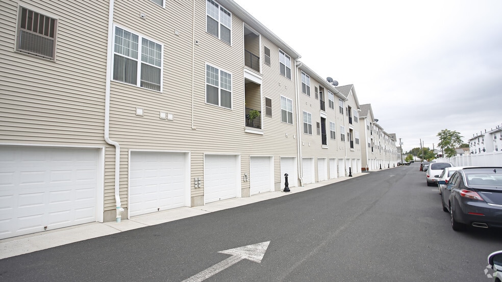 Gateway at Carteret 101 Roosevelt Ave Carteret NJ 07008 Apartment